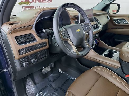 Used 2024 Chevrolet Suburban High Country w/ Advanced Technology Package AWD/4WD image 18