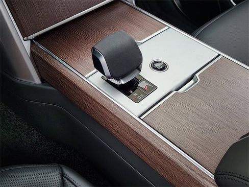 New 2025 Land Rover Range Rover SE image 14