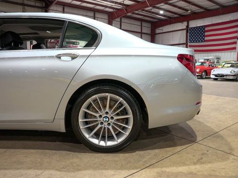 Used 2013 BMW 750Li xDrive AWD/4WD image 5