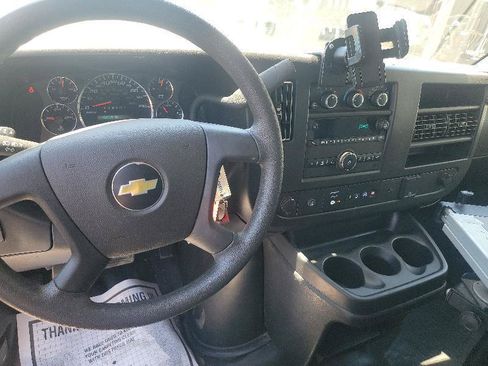 Used 2021 Chevrolet Express 2500 RWD image 6