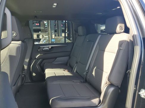 New 2026 Chevrolet Suburban LS image 12