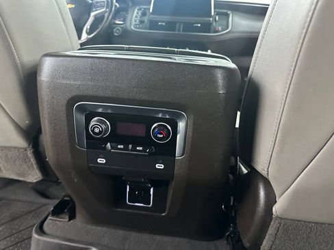 Used 2021 Chevrolet Suburban LT AWD/4WD image 27