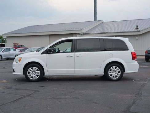 Used 2018 Dodge Grand Caravan SE w/ UConnect Hands-Free Group FWD image 6
