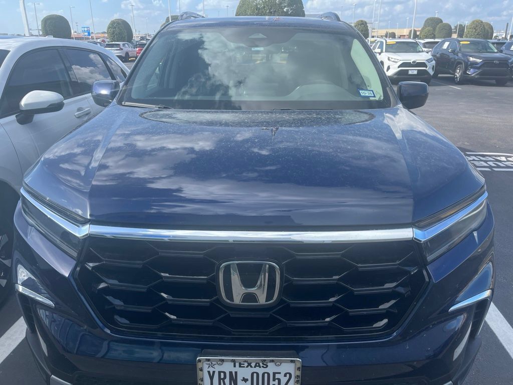 Used 2023 Honda Pilot Touring image 2