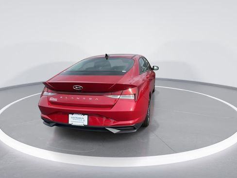Used 2023 Hyundai Elantra SEL w/ Convenience Package FWD image 7