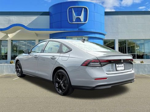 Used 2025 Honda Accord SE image 4