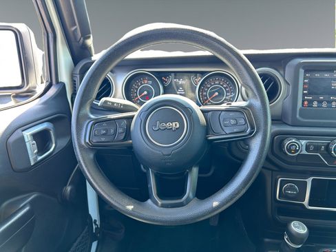 Used 2020 Jeep Wrangler Unlimited Sport image 12