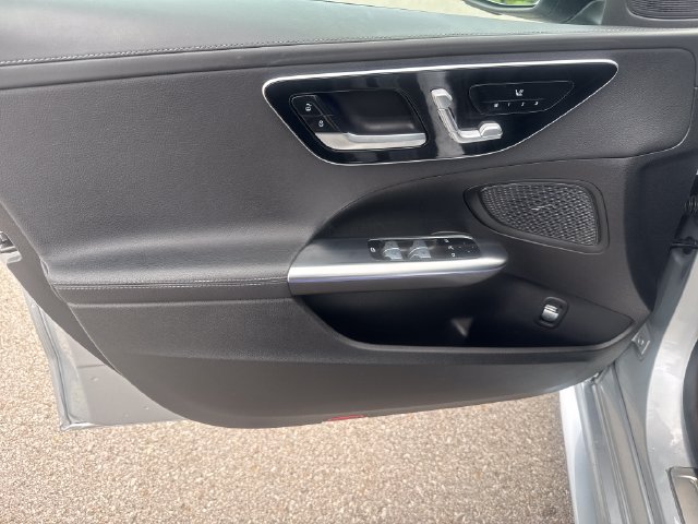 Used 2023 Mercedes-Benz C 300 Sedan image 9