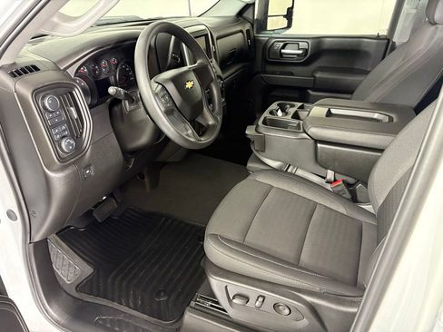 Used 2025 Chevrolet Silverado 2500 Custom w/ Custom Value Package image 23