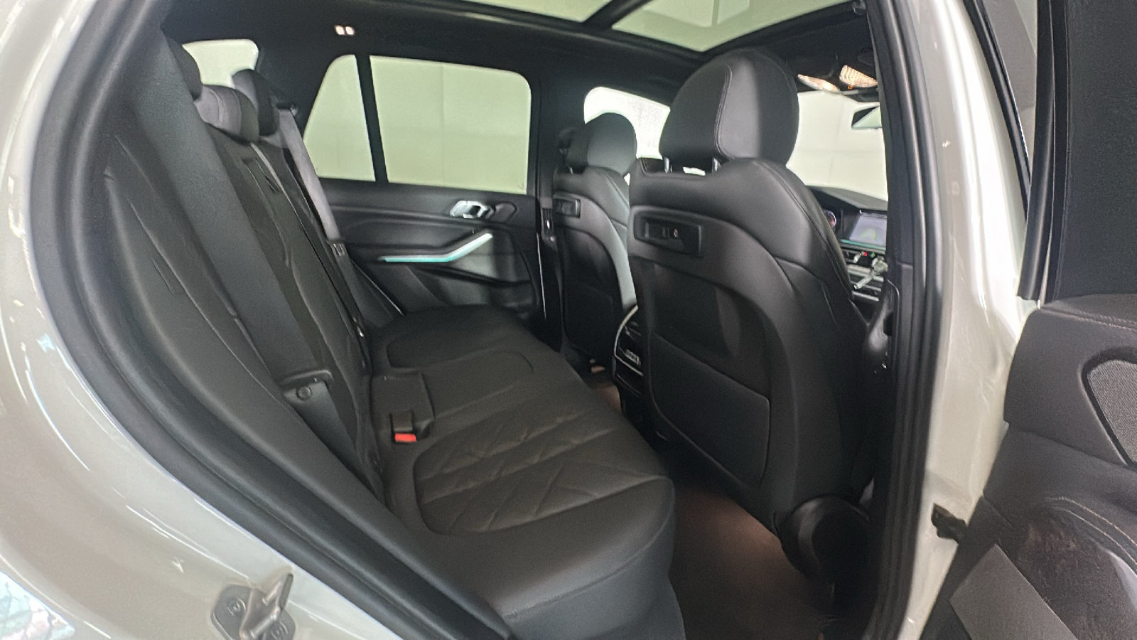 Used 2023 BMW X5 xDrive40i AWD/4WD image 33