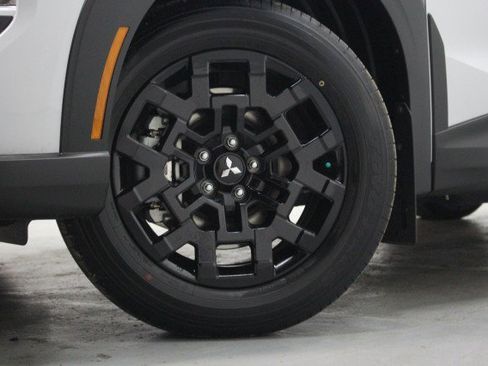 New 2026 Mitsubishi Outlander Trail Edition image 3