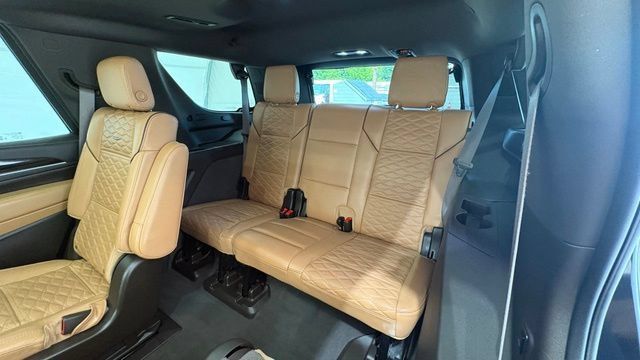 Used 2023 Cadillac Escalade Sport w/ LPO, ONYX Package AWD/4WD image 20