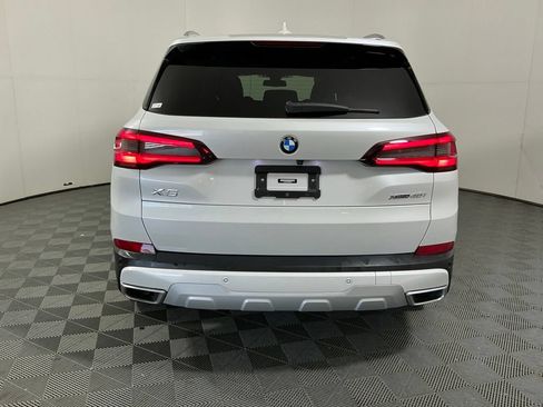 Certified 2022 BMW X5 xDrive40i w/ Parking Assistance Package AWD/4WD image 6