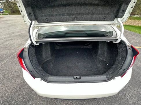 Used 2018 Honda Civic EX image 10