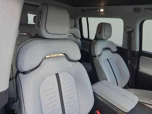 Used 2023 Rivian R1S Adventure image 31