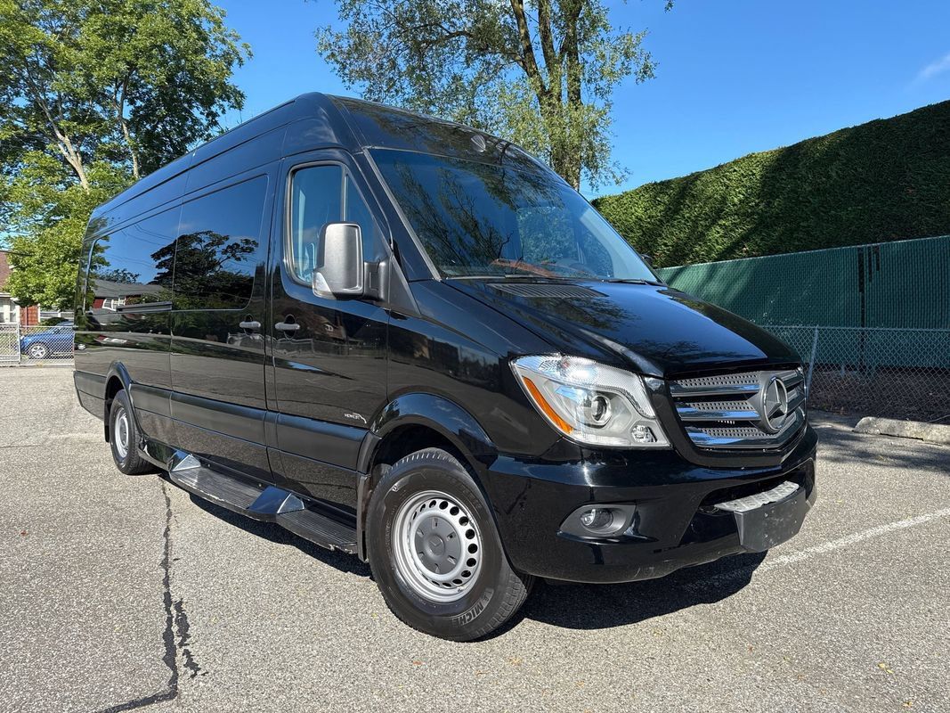 Used 2017 Mercedes-Benz Sprinter 2500 image 12