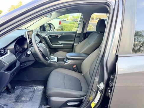 Used 2023 Toyota RAV4 LE FWD image 9