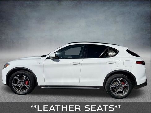 Used 2023 Alfa Romeo Stelvio Ti image 2