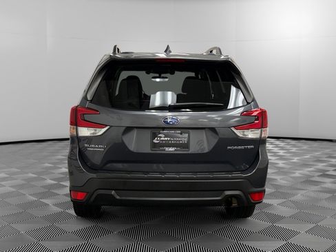 Used 2020 Subaru Forester Premium image 4
