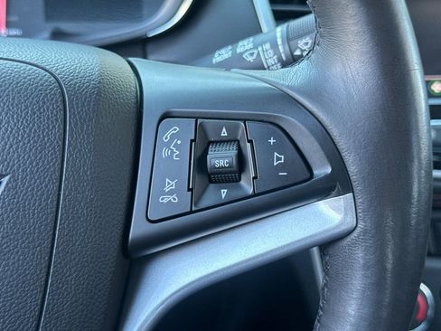 Used 2021 Chevrolet Trax LT w/ Driver Confidence Package FWD image 38