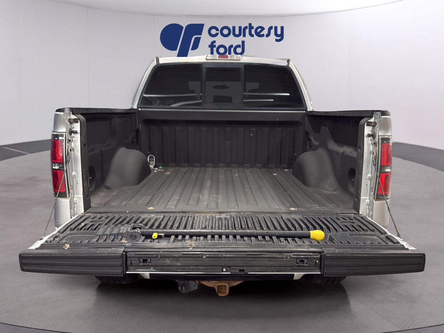 Used 2014 Ford F150 FX4 w/ Equipment Group 402A Luxury AWD/4WD image 9