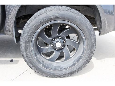 Used 2015 Nissan Frontier SV RWD image 13