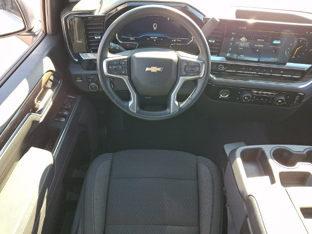 Used 2023 Chevrolet Silverado 1500 LT AWD/4WD image 3