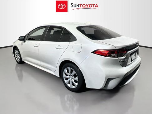 Used 2022 Toyota Corolla LE FWD image 6