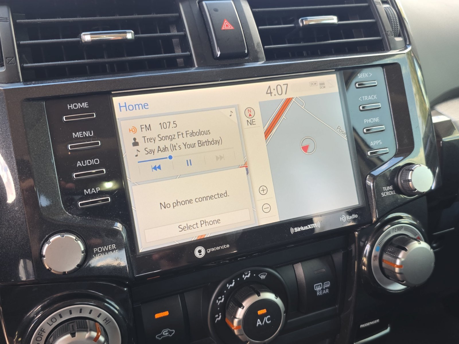 Used 2020 Toyota 4Runner Venture w/ Moonroof Package AWD/4WD image 18