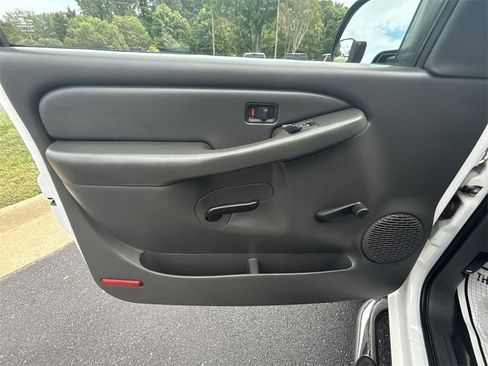 Used 2006 Chevrolet Silverado 2500 LS w/ Skid Plate Package image 19