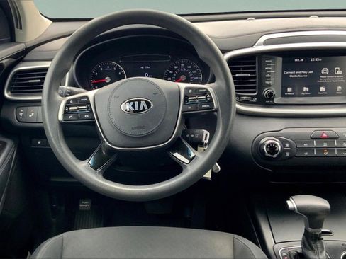 Used 2020 Kia Sorento LX image 8
