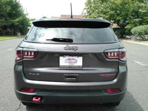 Used 2024 Jeep Compass Trailhawk AWD/4WD image 7