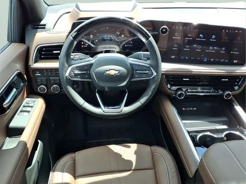 New 2026 Chevrolet Suburban High Country AWD/4WD image 4