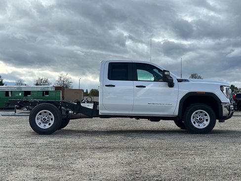 New 2026 GMC Sierra 3500 Pro w/ Convenience Package image 3