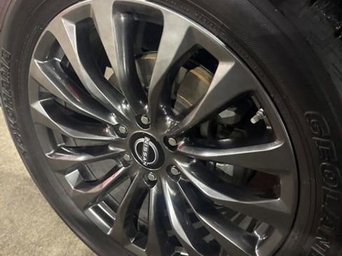 Used 2022 Nissan Armada SL image 8