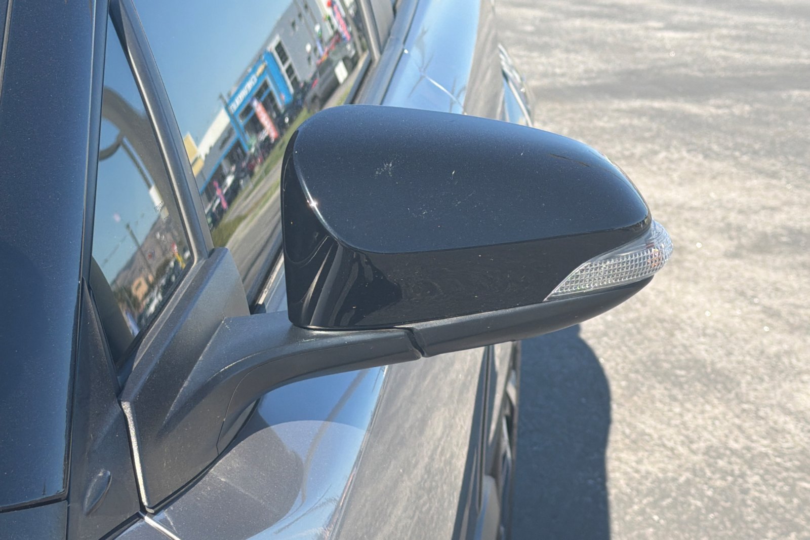 Used 2020 Toyota C-HR XLE FWD image 41