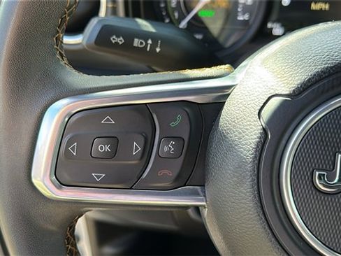 Used 2024 Jeep Wrangler Unlimited Sahara w/ Technology Group image 13