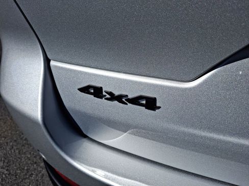 New 2025 Jeep Grand Cherokee Limited w/ Black Appearance Package image 34