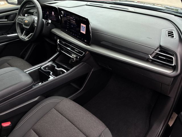 Used 2025 Chevrolet Traverse LT w/ Sun and Wheel Package FWD image 17