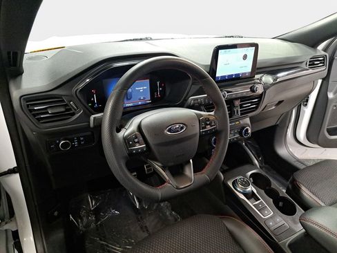 Used 2023 Ford Escape ST-Line image 18
