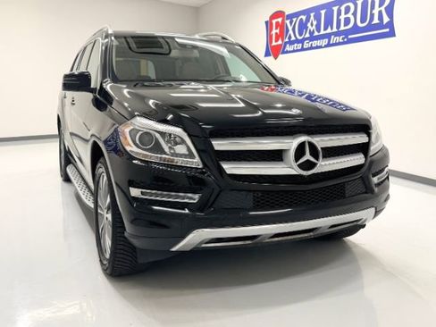 Used 2015 Mercedes-Benz GL 450 4MATIC w/ Appearance Package image 2