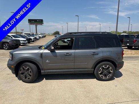 Used 2022 Ford Bronco Sport Outer Banks w/ Tech Package AWD/4WD image 3