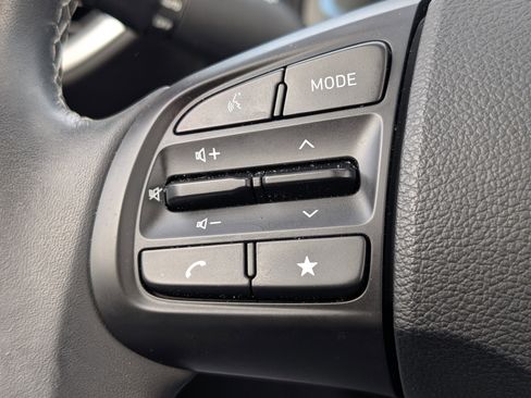 Used 2023 Hyundai Venue SEL w/ Cargo Package image 21