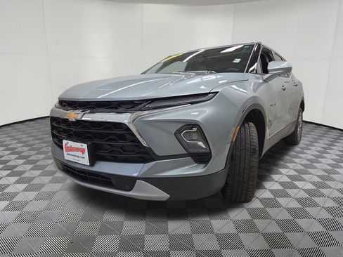 Used 2025 Chevrolet Blazer LT AWD/4WD image 5