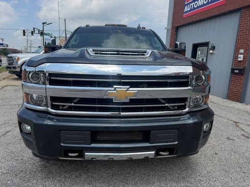 Used 2018 Chevrolet Silverado 2500 High Country w/ Duramax Plus Package AWD/4WD image 4