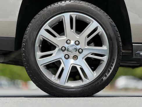 Used 2017 Cadillac Escalade Luxury RWD image 20