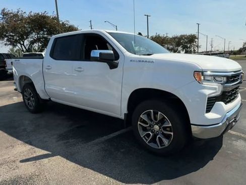 Used 2024 Chevrolet Silverado 1500 LT AWD/4WD image 2