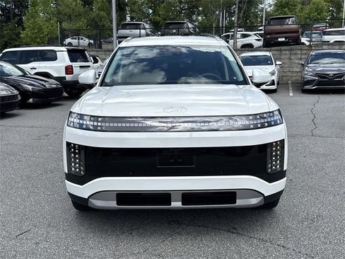 New 2026 Hyundai Ioniq 9 SE image 2