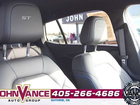 Used 2025 Buick Envista Sport Touring w/ Convenience I Package image 16