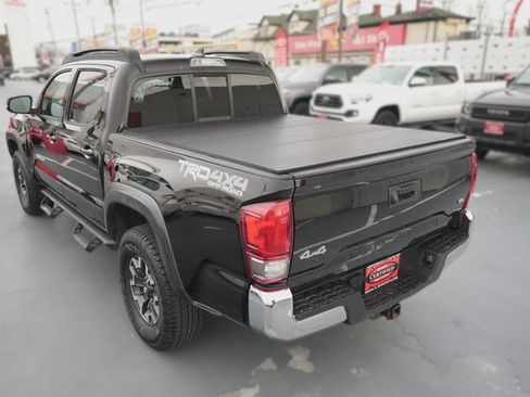 Certified 2016 Toyota Tacoma TRD Off-Road image 6